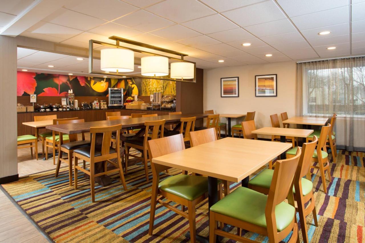Fairfield Inn Boston Dedham Exterior photo