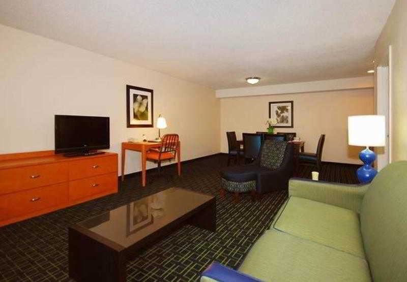 Fairfield Inn Boston Dedham Exterior photo