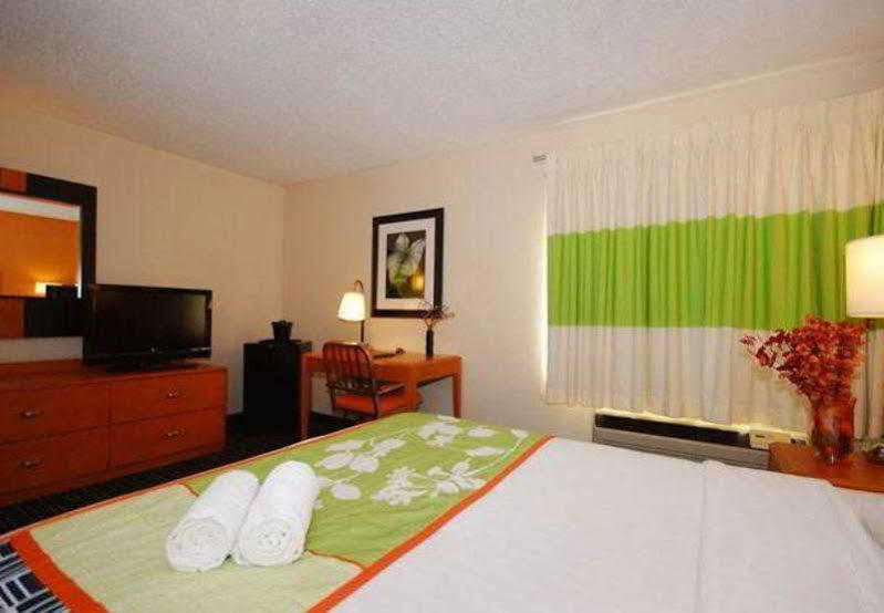 Fairfield Inn Boston Dedham Exterior photo